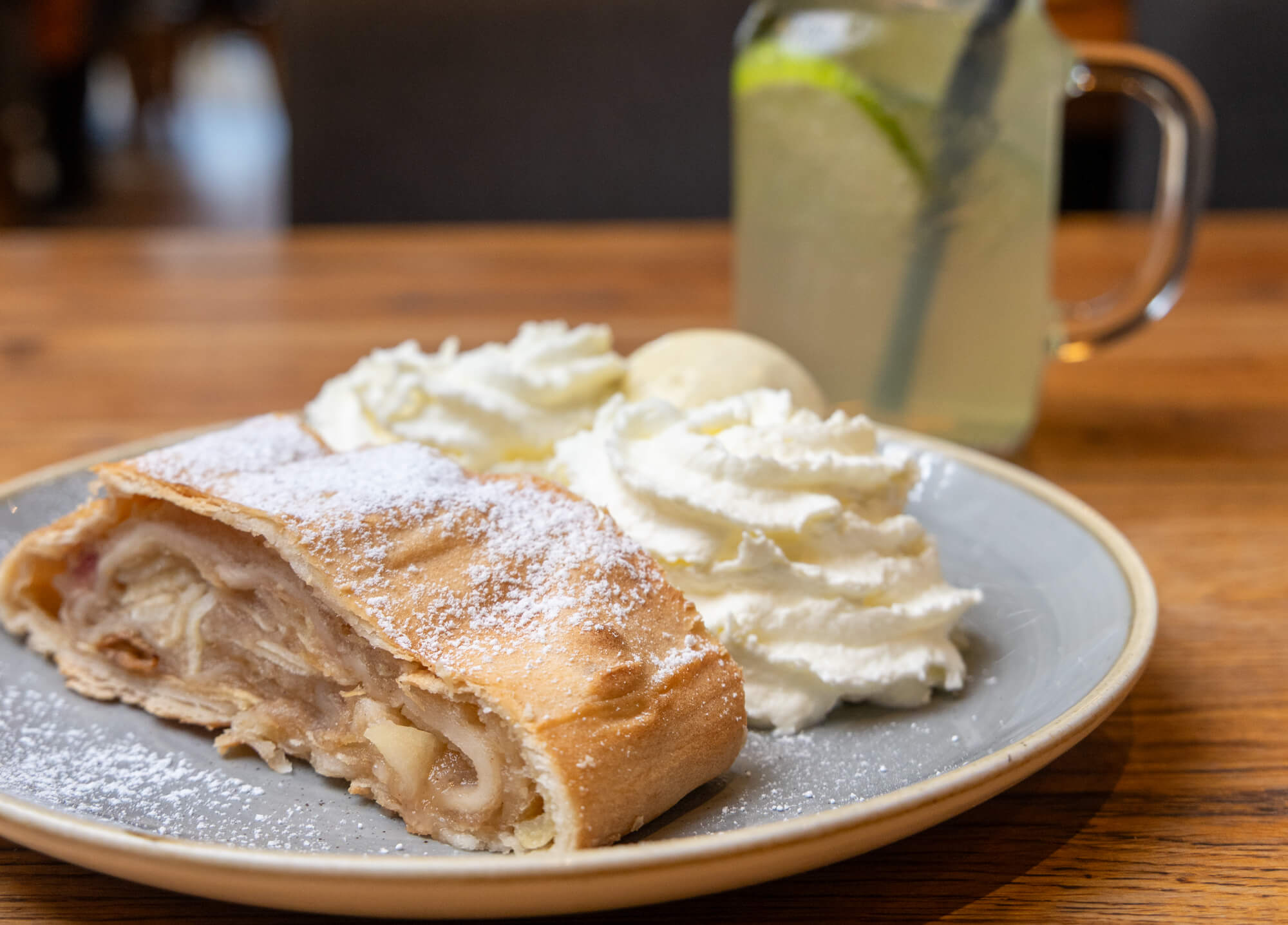 Apfelstrudel • Restaurant Wildfang Goslar